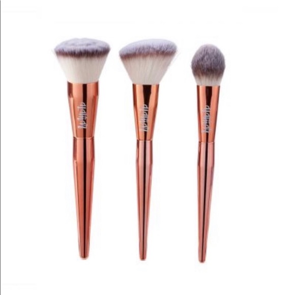 Alamar Other - Alamar brush set of 3 powder blush bronzer NEW